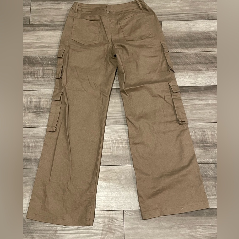 Women’s Brown Cargo Pants - Utility Style - Picture 5 of 10